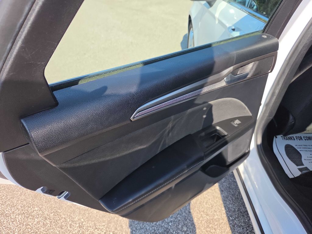 Photo 25 of this FORD FUSION