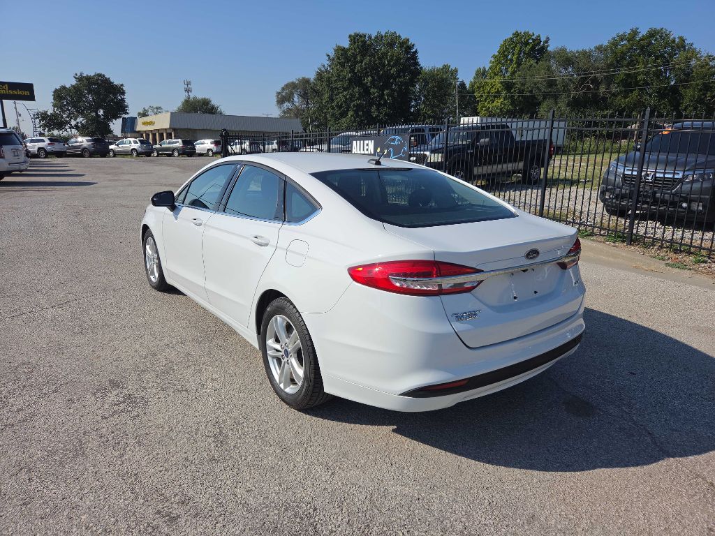 Photo 3 of this FORD FUSION