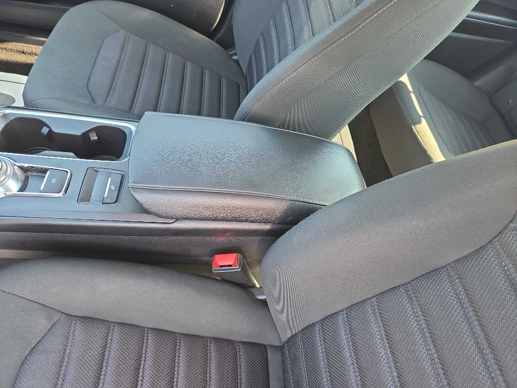 Photo 13 of this FORD FUSION