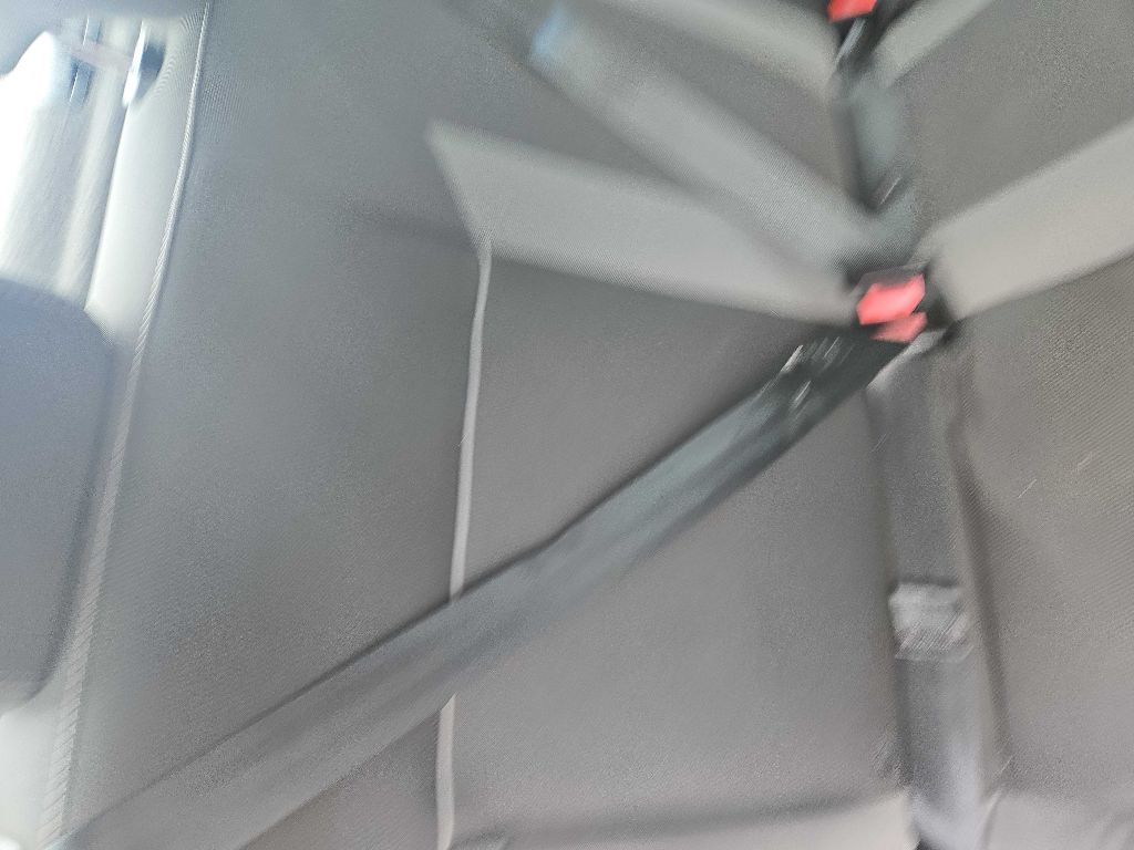 Photo 19 of this FORD FOCUS