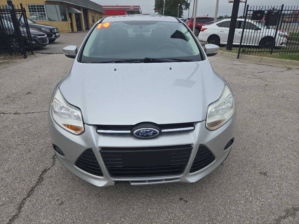 Photo 8 of this FORD FOCUS