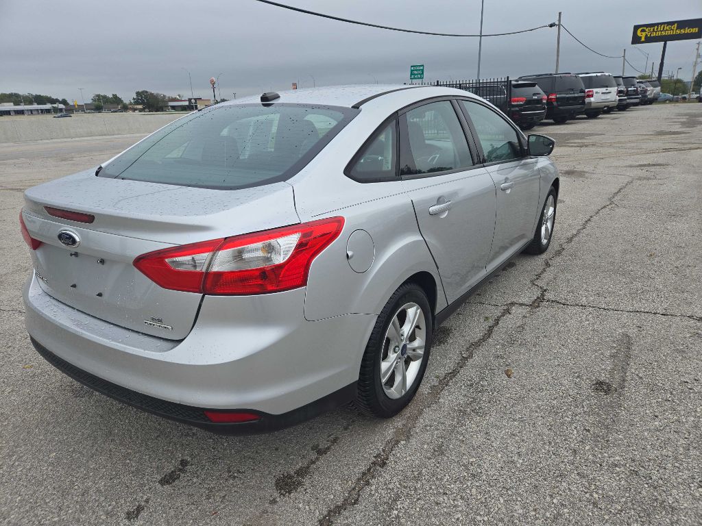 Photo 5 of this FORD FOCUS