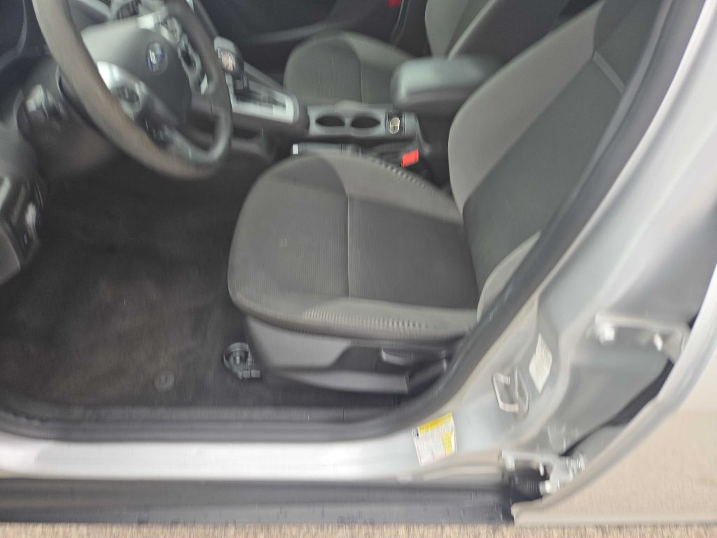 Photo 10 of this FORD FOCUS