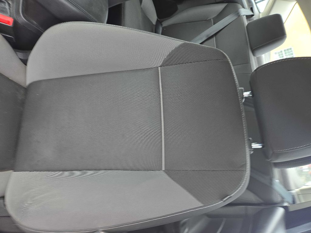 Photo 12 of this FORD FOCUS