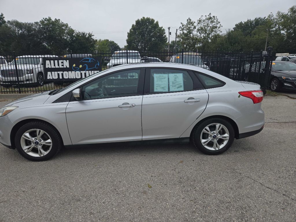 Photo 2 of this FORD FOCUS