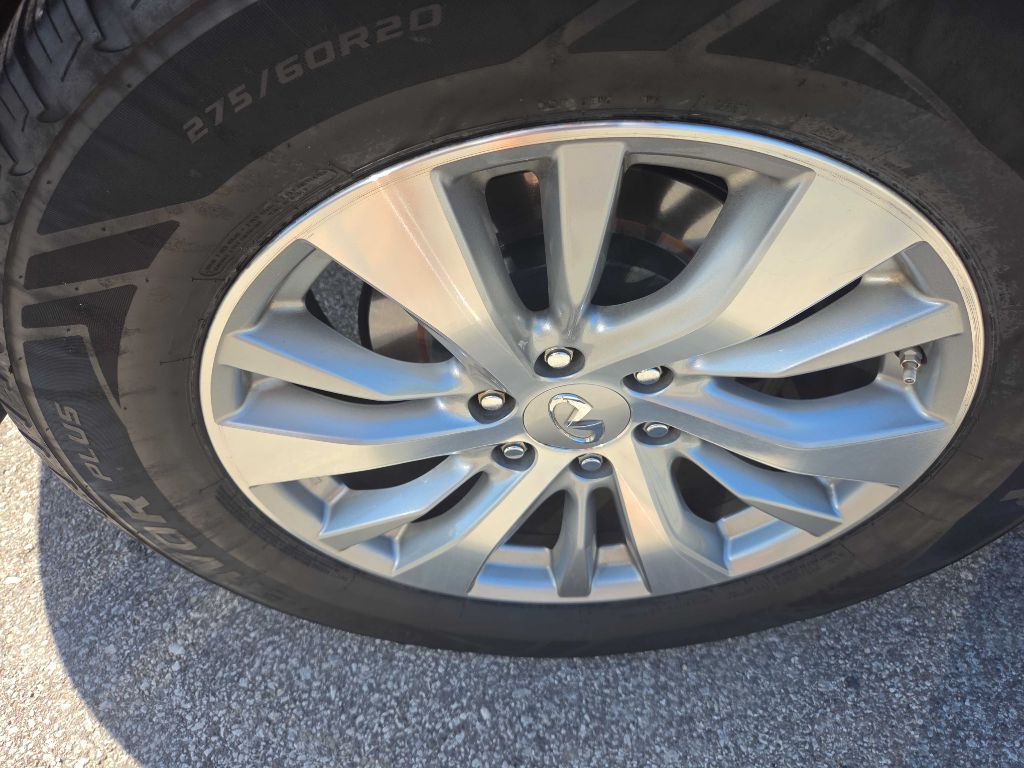 Photo 34 of this INFINITI QX80