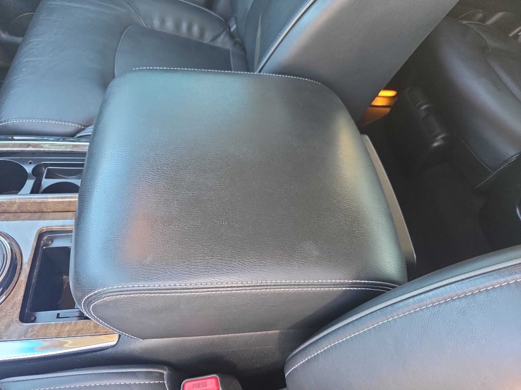 Photo 14 of this INFINITI QX80