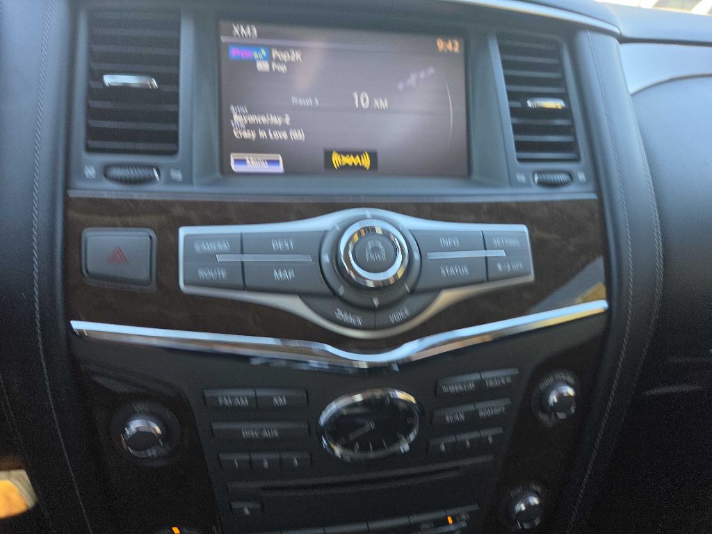 Photo 17 of this INFINITI QX80