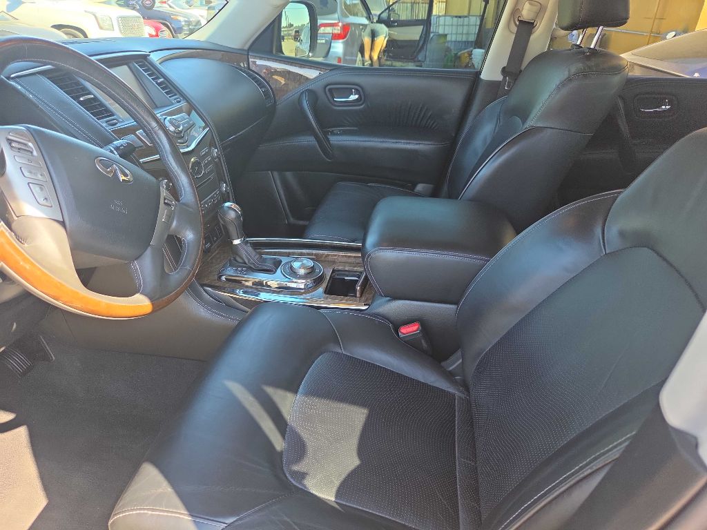 Photo 11 of this INFINITI QX80