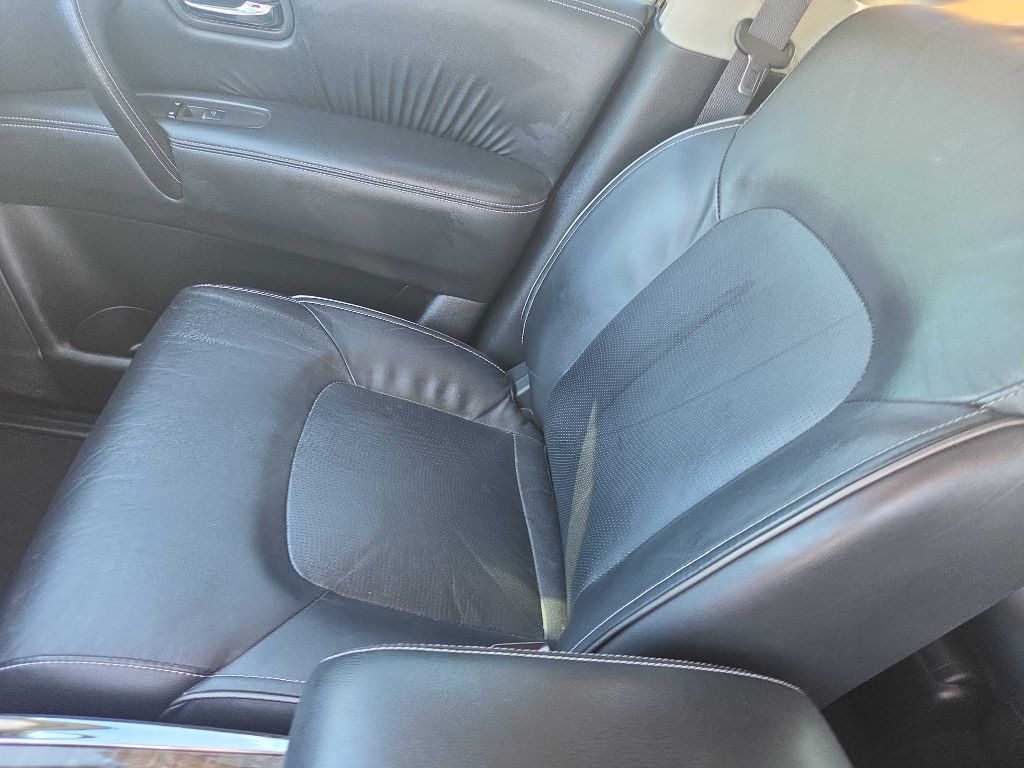 Photo 15 of this INFINITI QX80