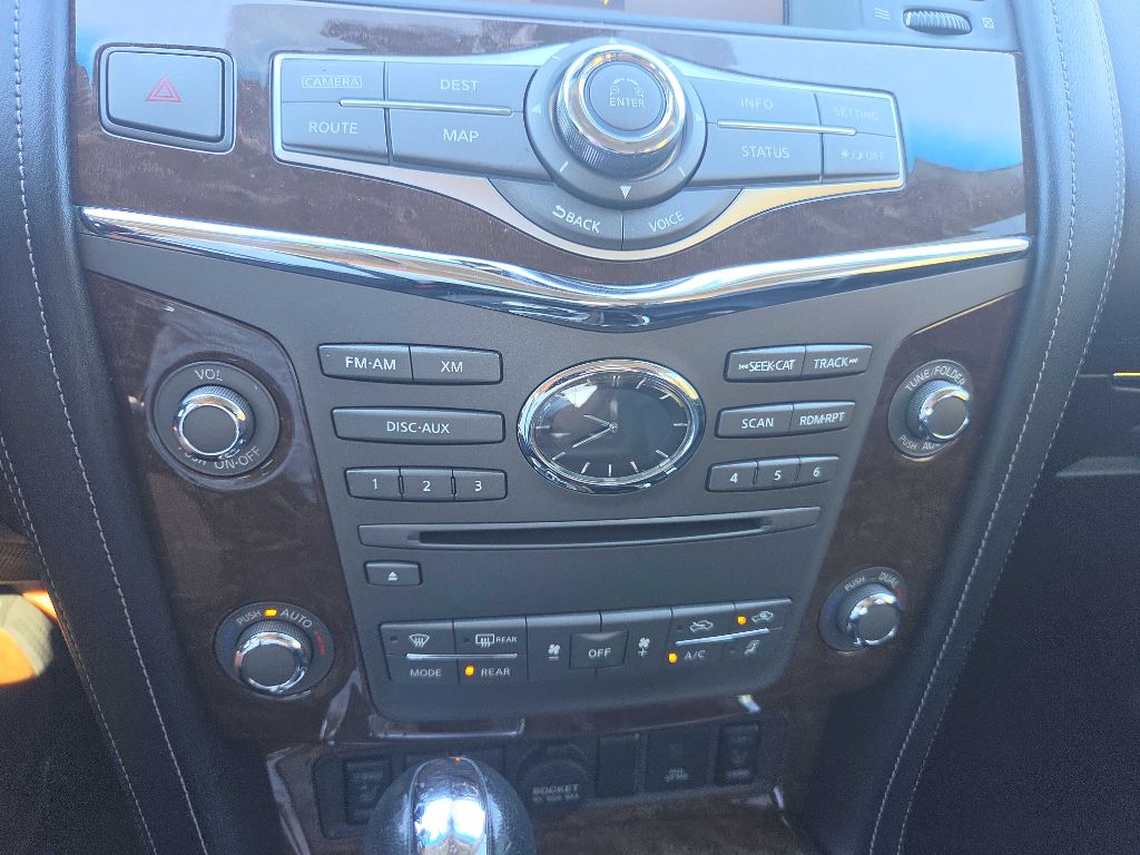 Photo 18 of this INFINITI QX80