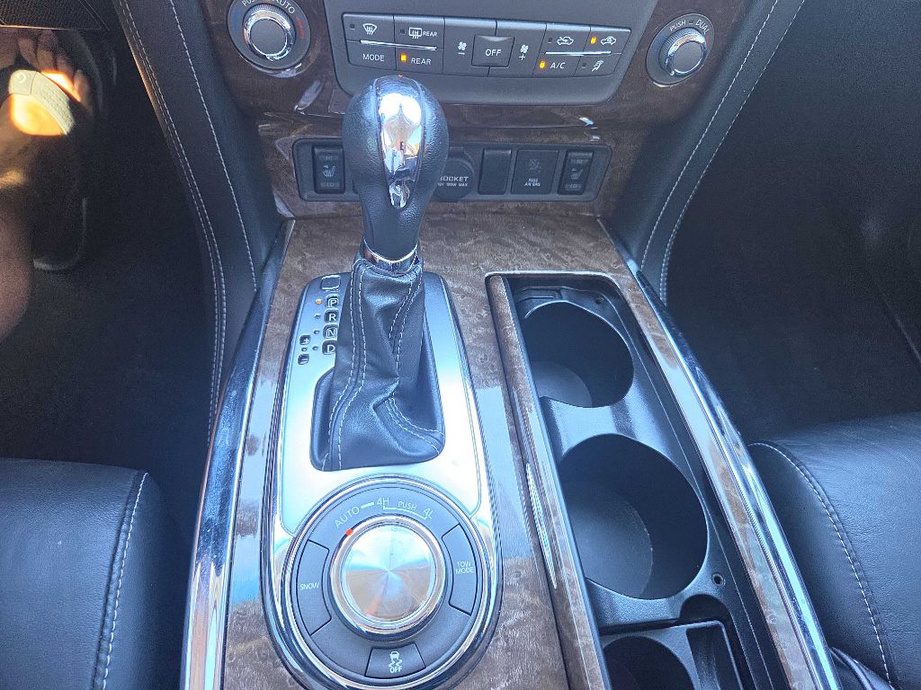Photo 19 of this INFINITI QX80