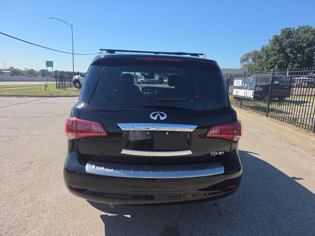 Photo 4 of this INFINITI QX80