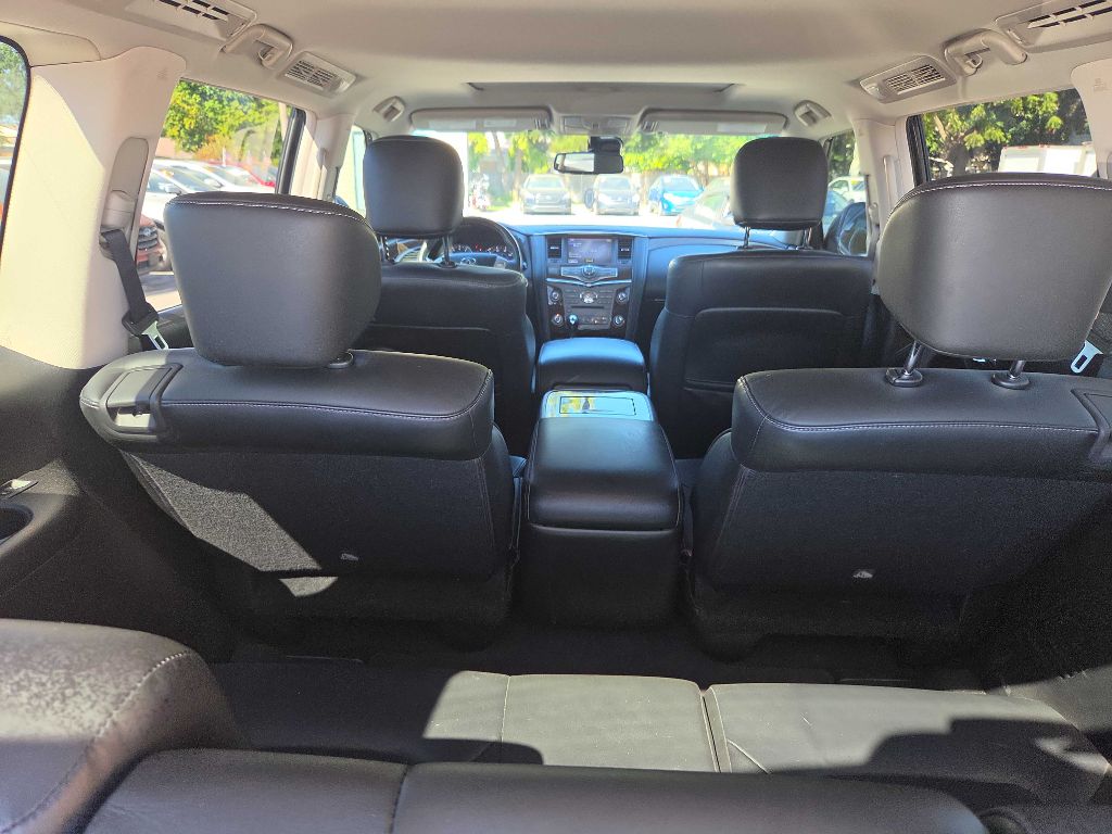 Photo 32 of this INFINITI QX80
