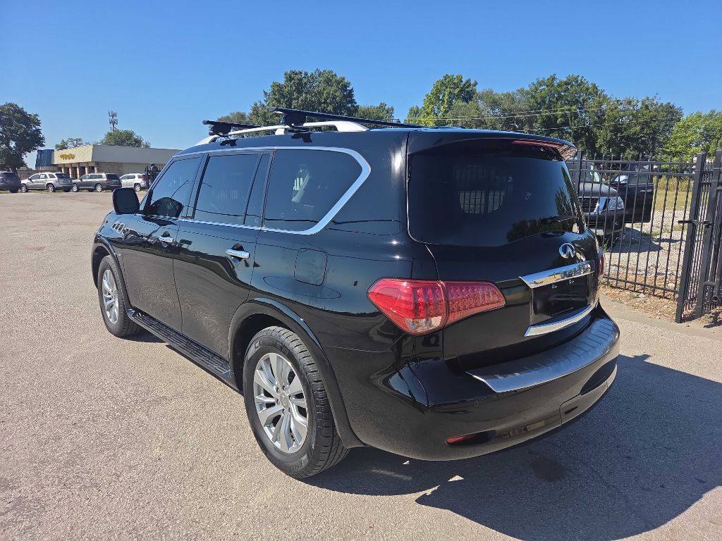 Photo 3 of this INFINITI QX80