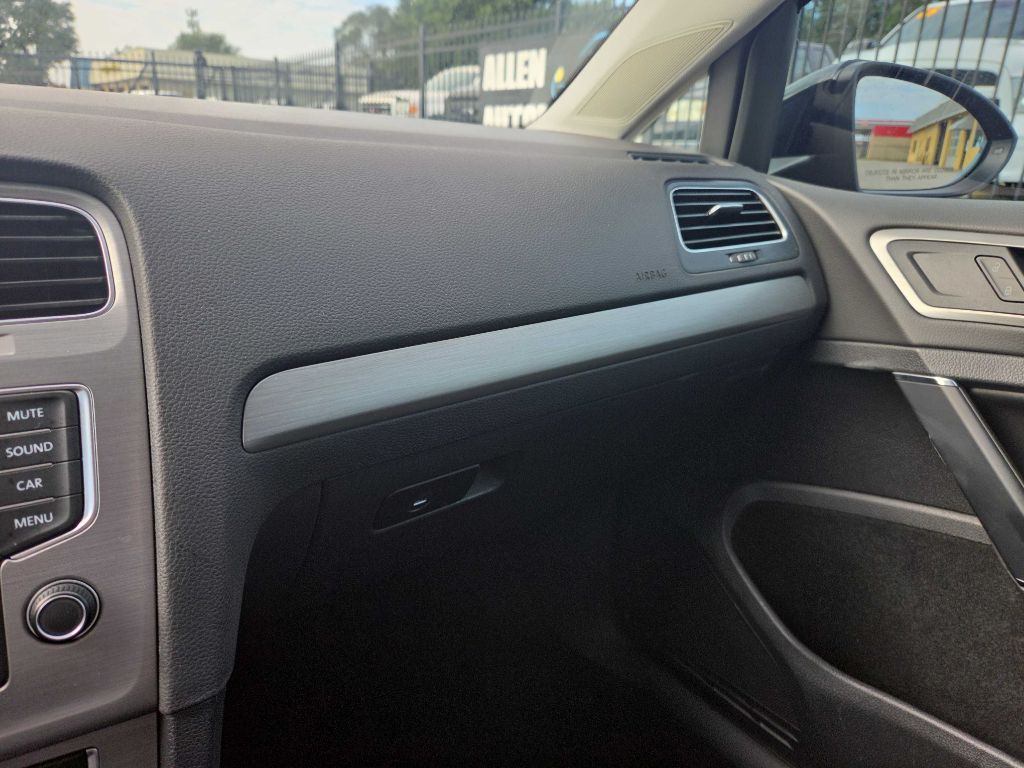 Photo 21 of this VOLKSWAGEN GOLF