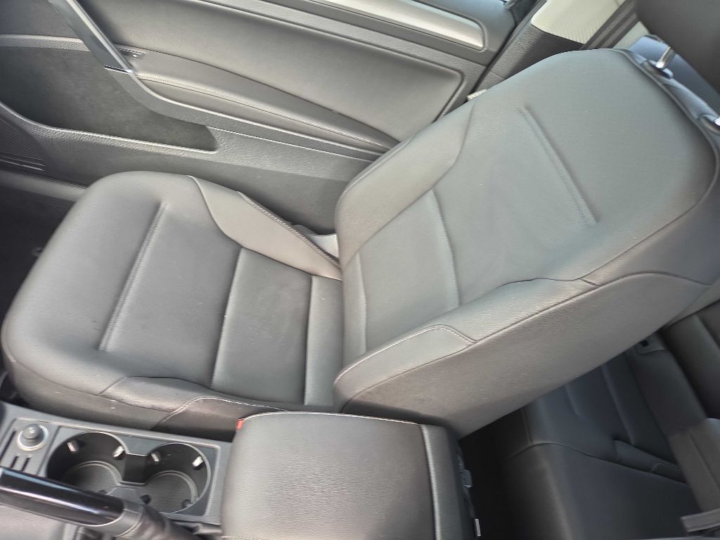 Photo 14 of this VOLKSWAGEN GOLF