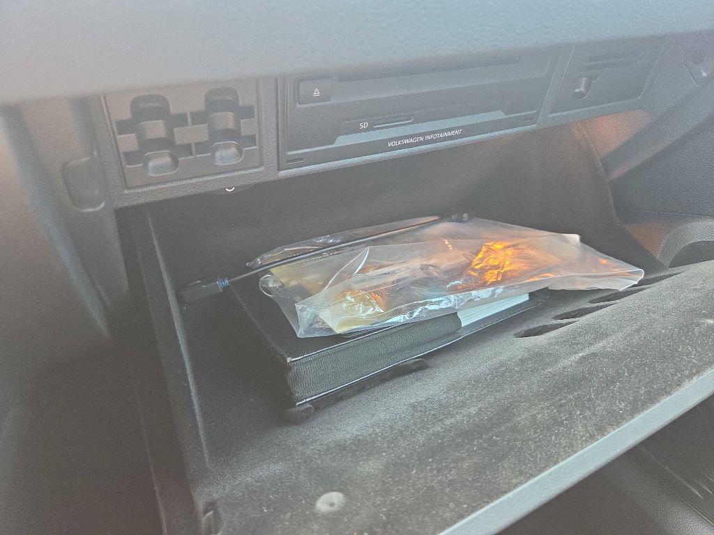 Photo 20 of this VOLKSWAGEN GOLF
