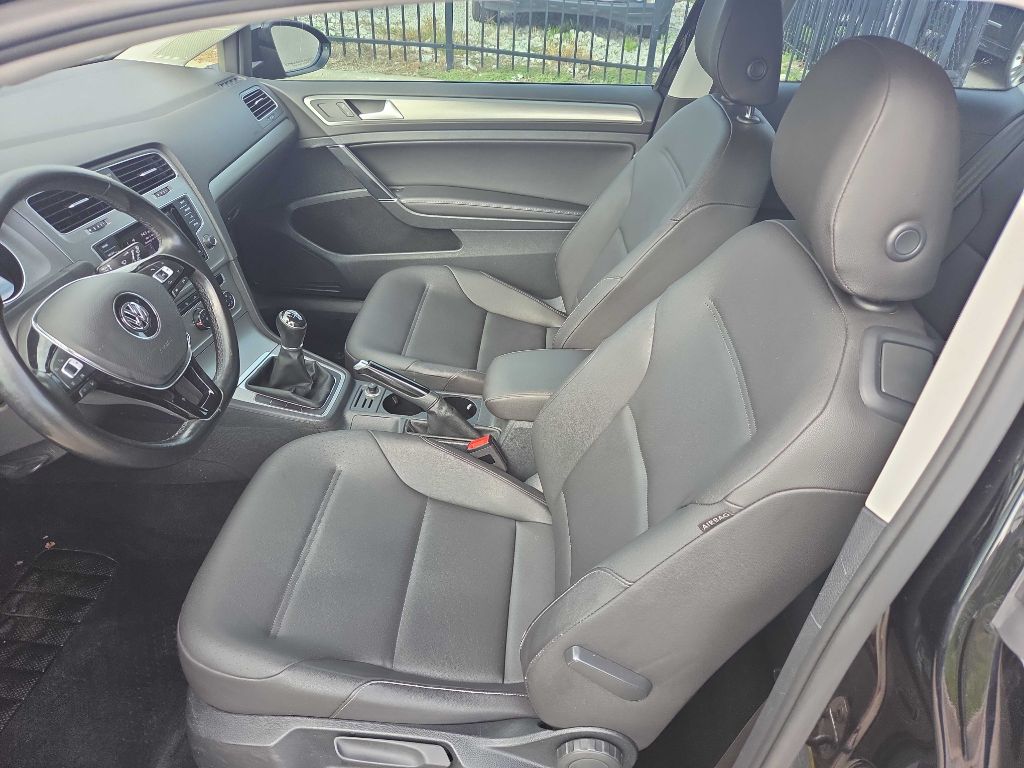 Photo 10 of this VOLKSWAGEN GOLF