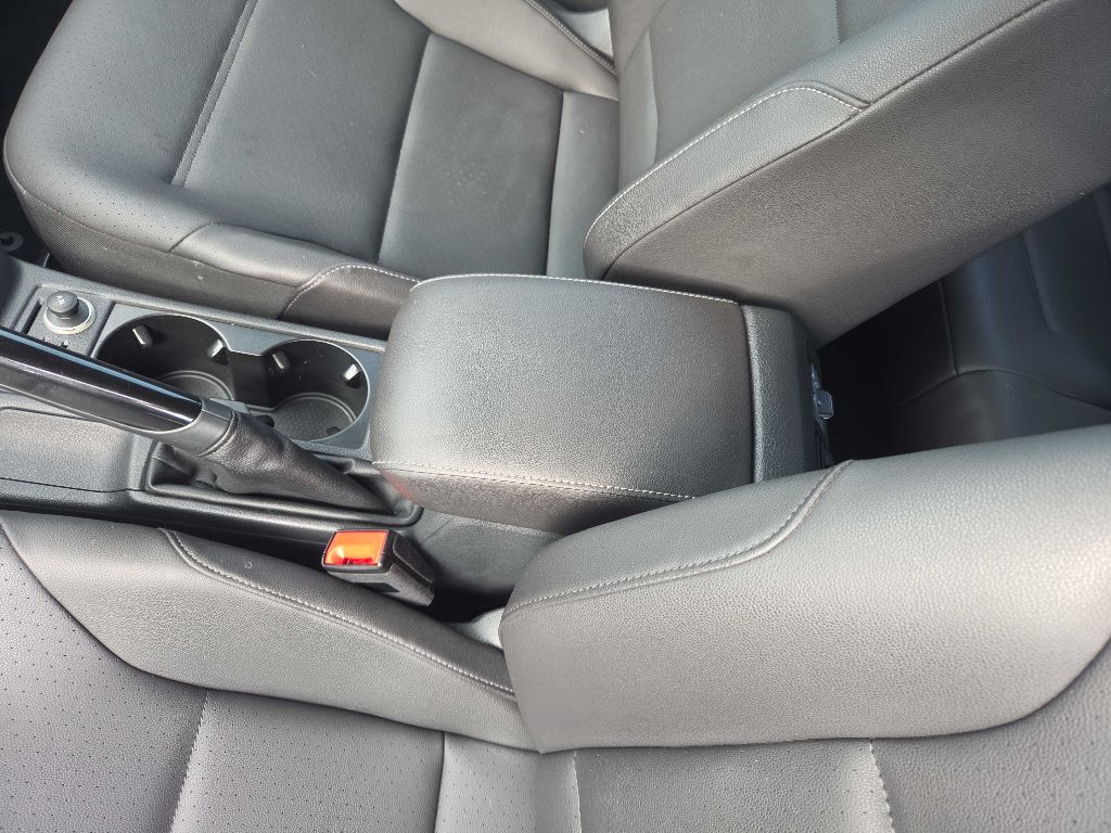 Photo 13 of this VOLKSWAGEN GOLF