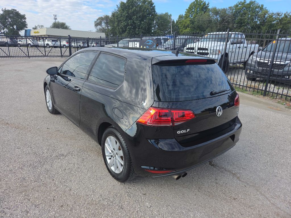 Photo 3 of this VOLKSWAGEN GOLF
