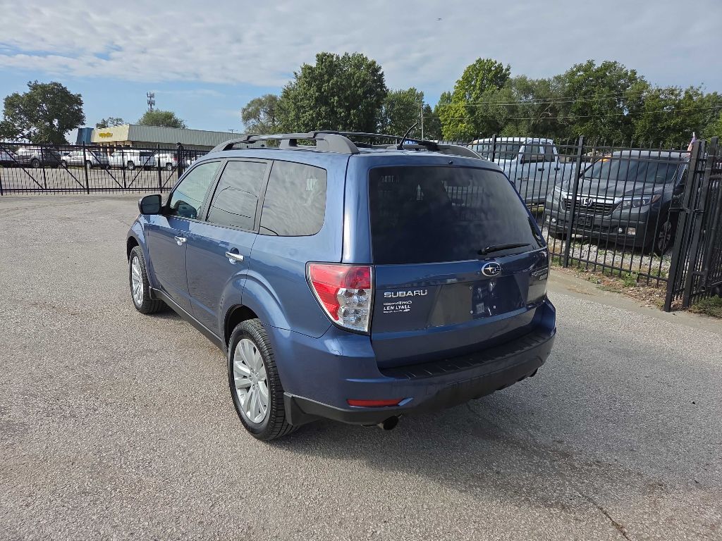 Photo 3 of this SUBARU FORESTER
