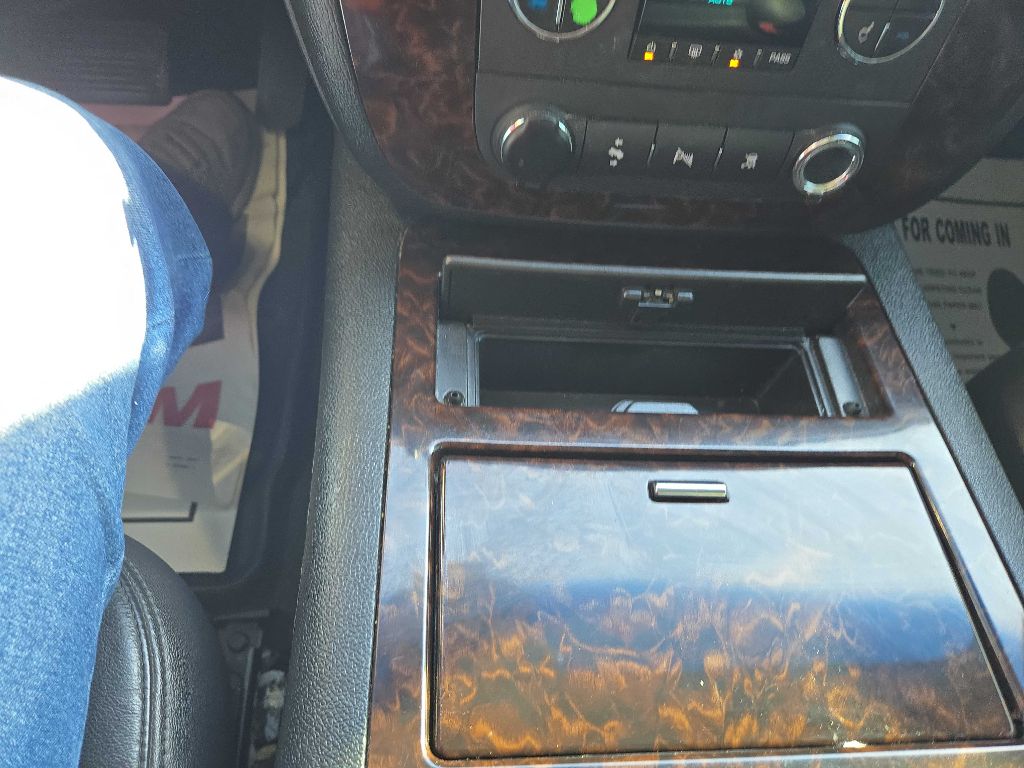Photo 27 of this GMC YUKON