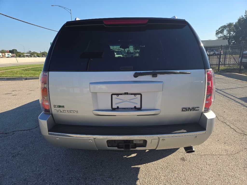 Photo 4 of this GMC YUKON