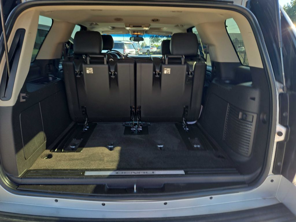 Photo 15 of this GMC YUKON