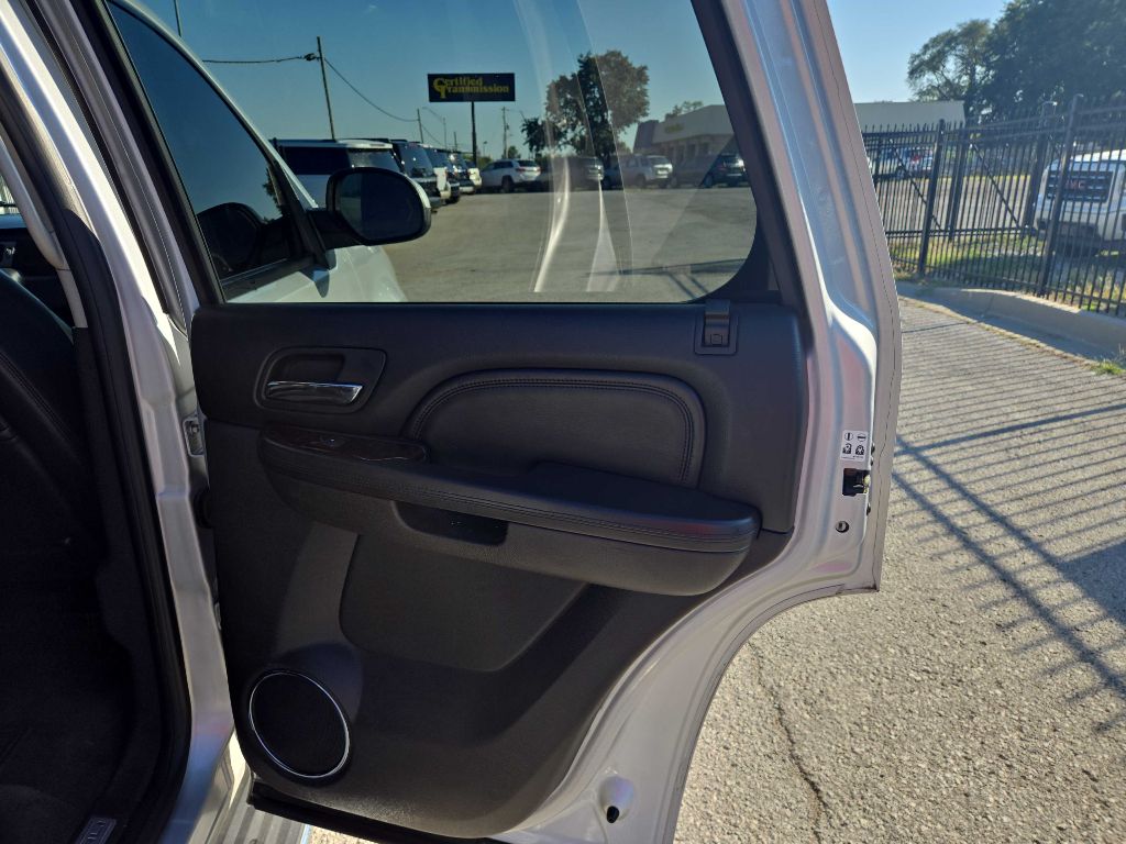 Photo 18 of this GMC YUKON