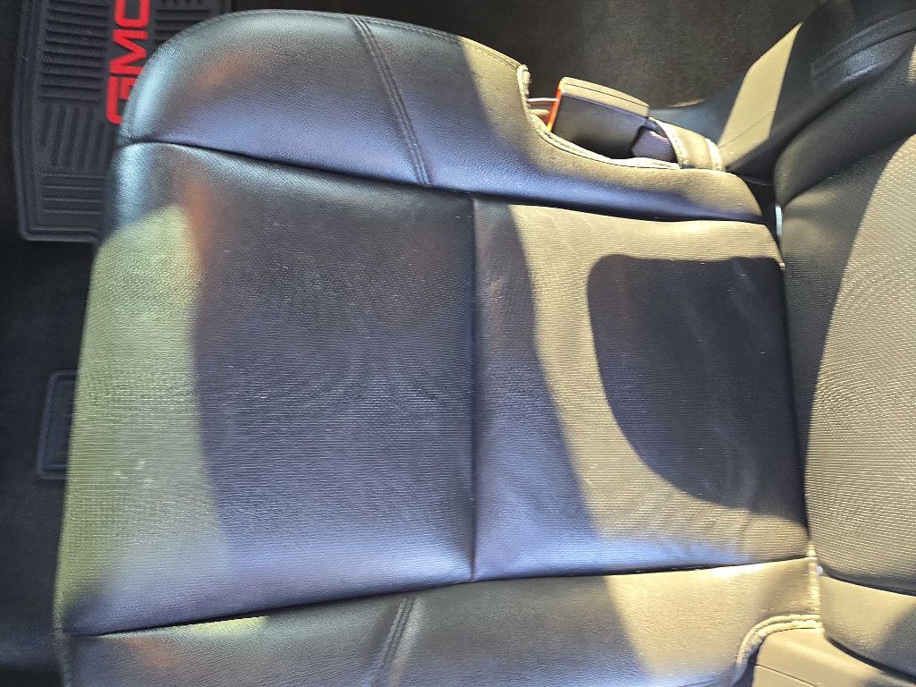 Photo 14 of this GMC YUKON