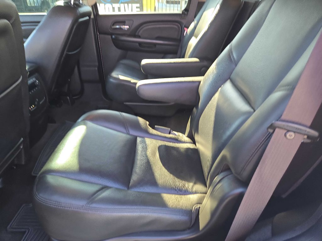 Photo 13 of this GMC YUKON