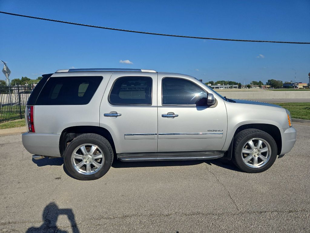 Photo 6 of this GMC YUKON