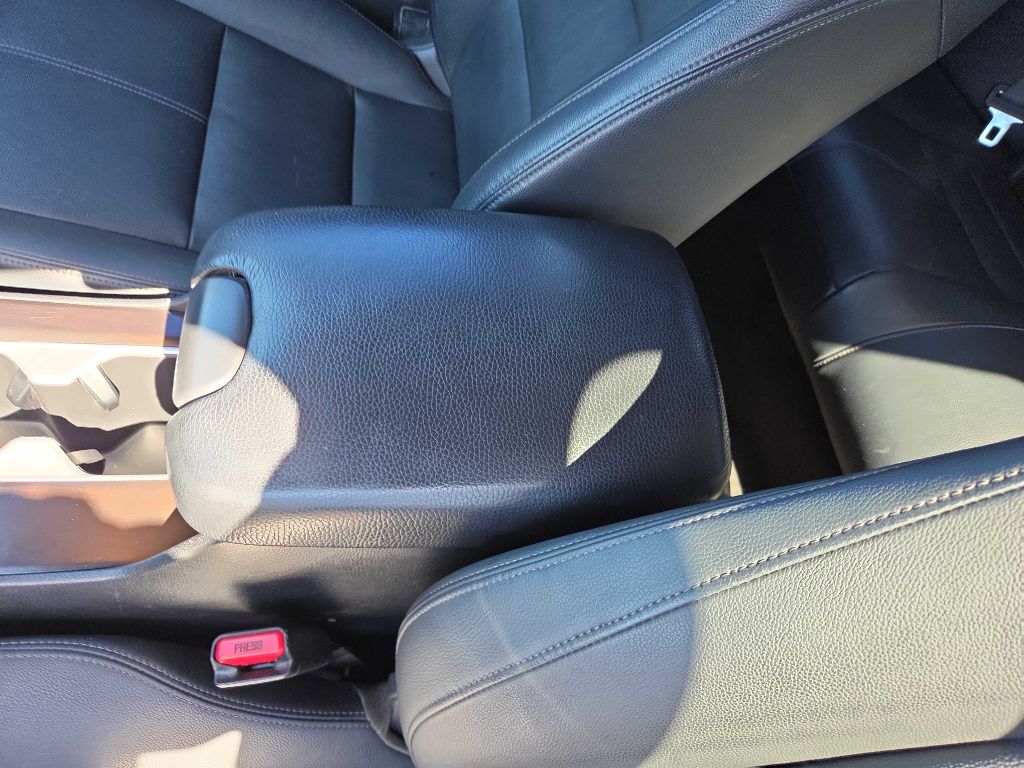 Photo 13 of this HONDA CROSSTOUR