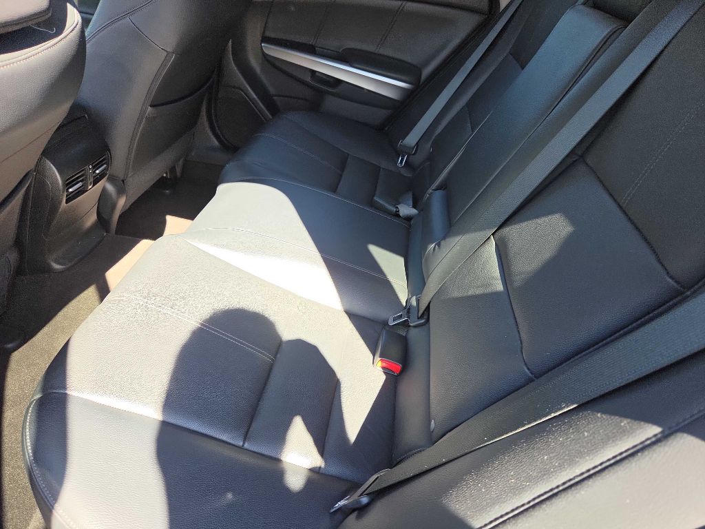 Photo 28 of this HONDA CROSSTOUR