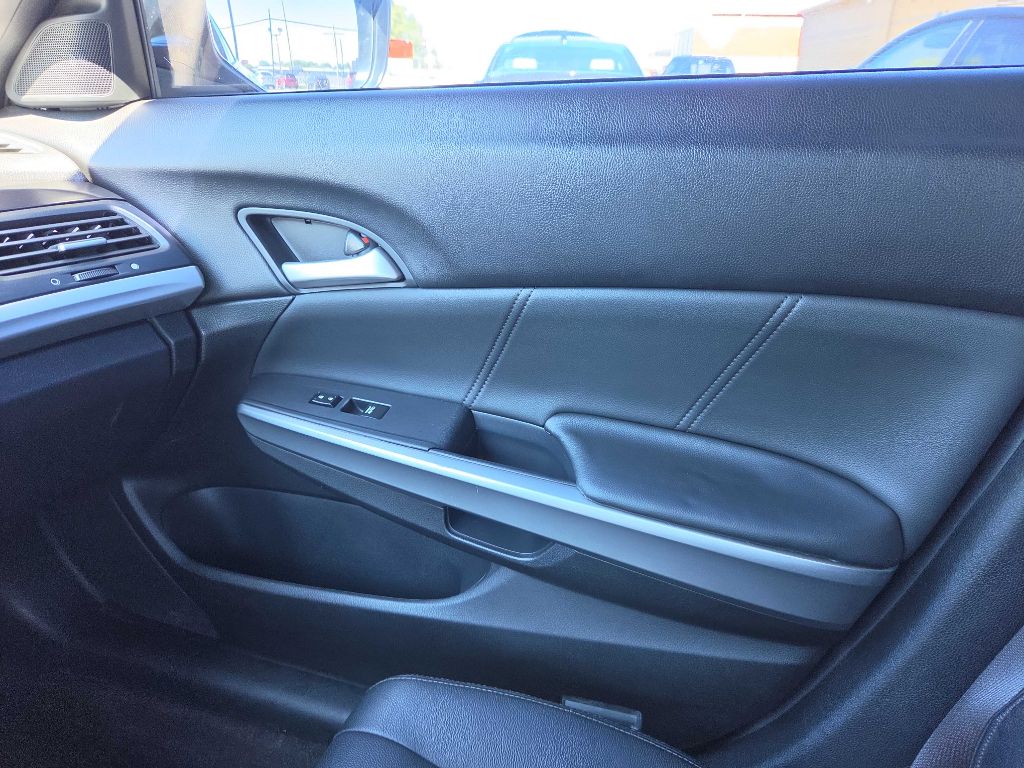 Photo 24 of this HONDA CROSSTOUR