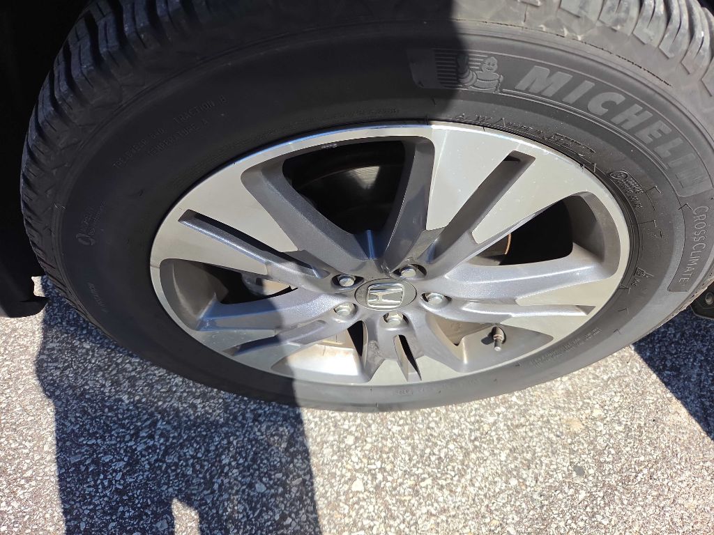 Photo 36 of this HONDA CROSSTOUR