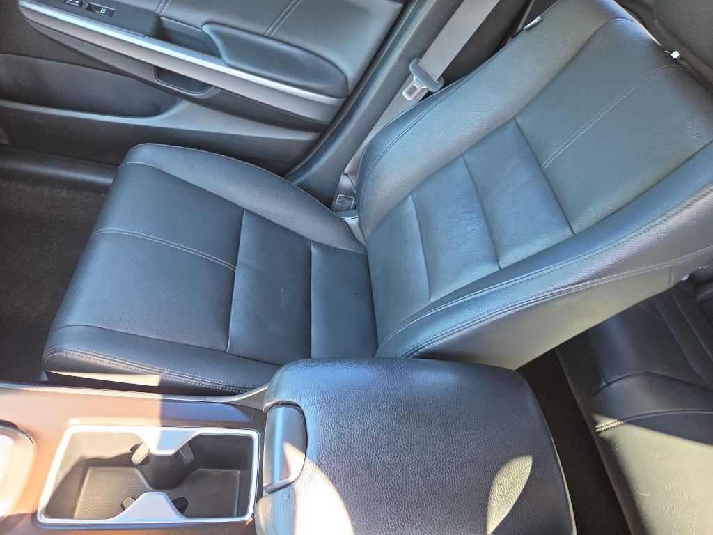 Photo 14 of this HONDA CROSSTOUR