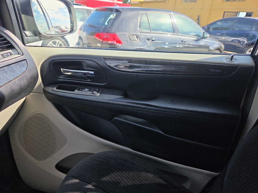 Photo 23 of this DODGE GRAND CARAVAN
