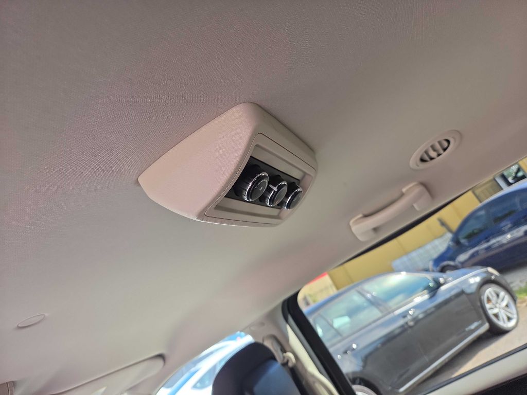 Photo 29 of this DODGE GRAND CARAVAN