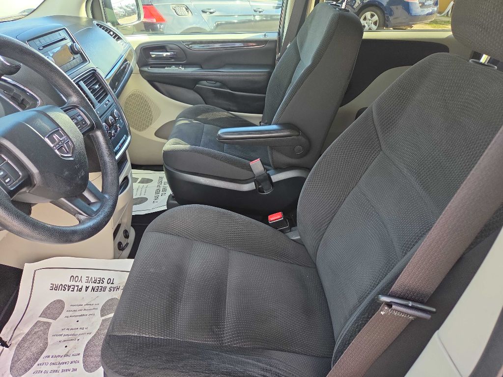 Photo 10 of this DODGE GRAND CARAVAN