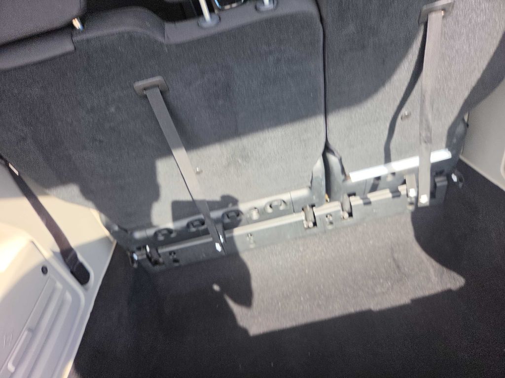 Photo 32 of this DODGE GRAND CARAVAN
