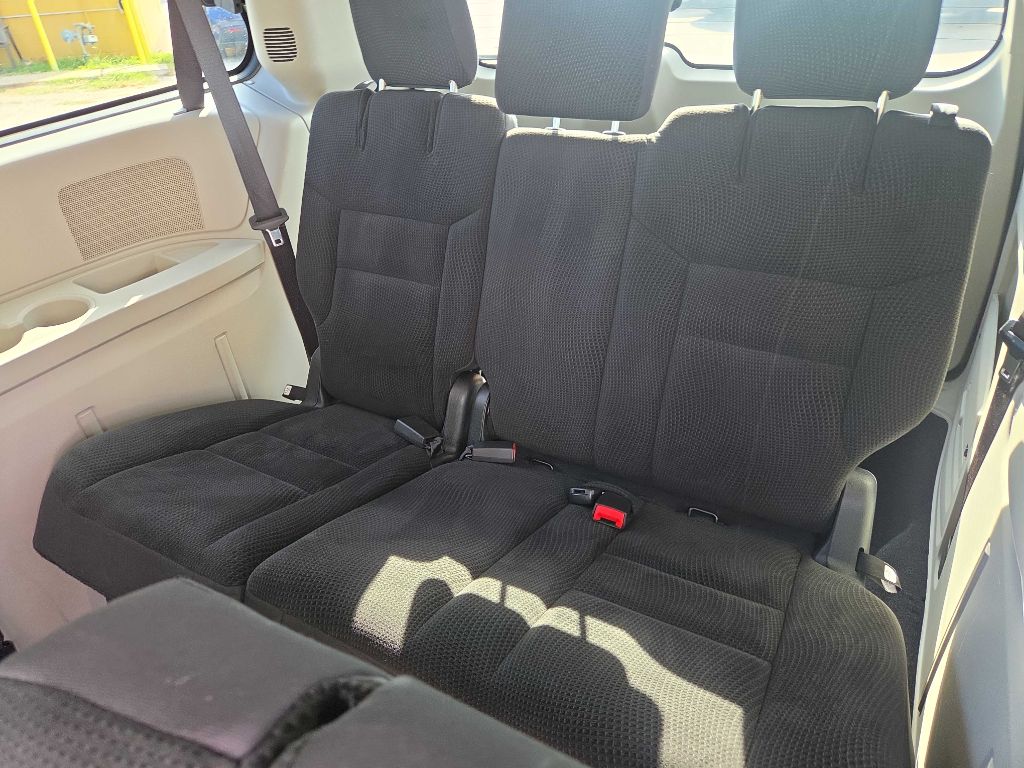 Photo 28 of this DODGE GRAND CARAVAN