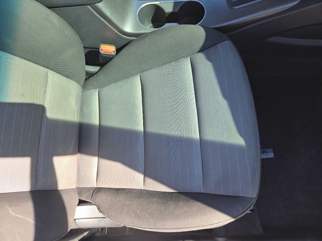 Photo 23 of this KIA FORTE5