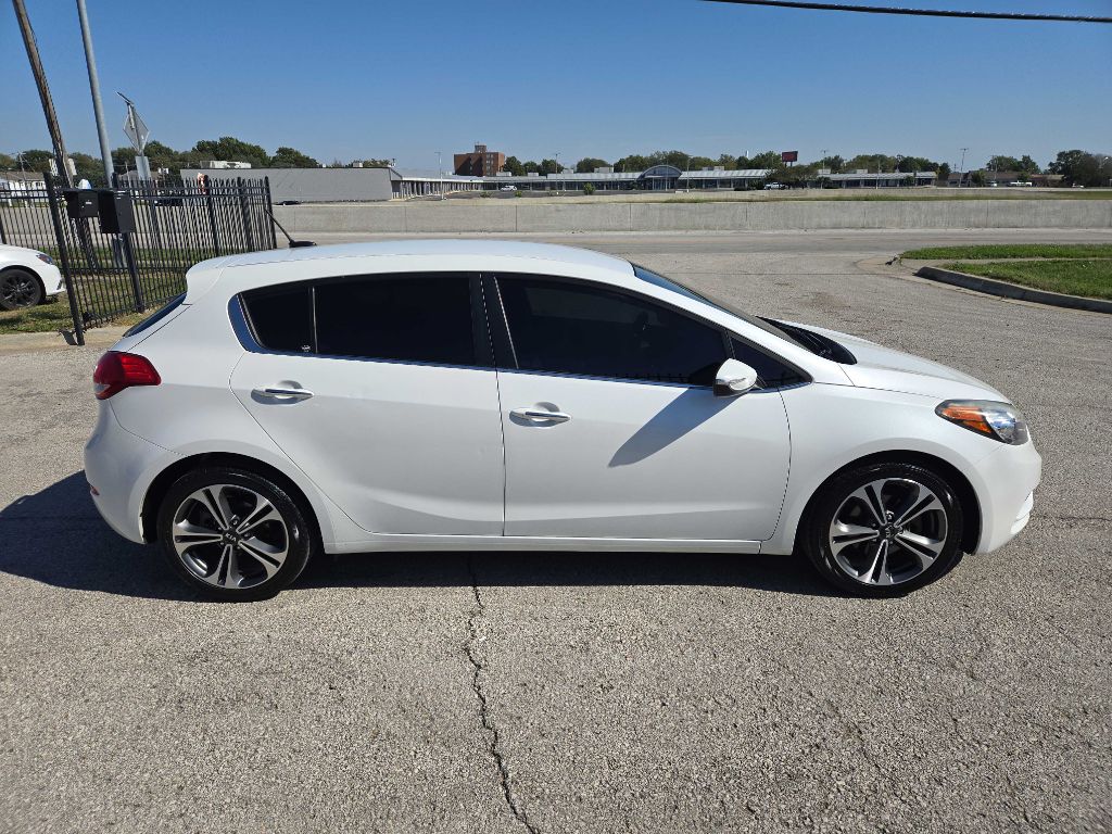 Photo 6 of this KIA FORTE5