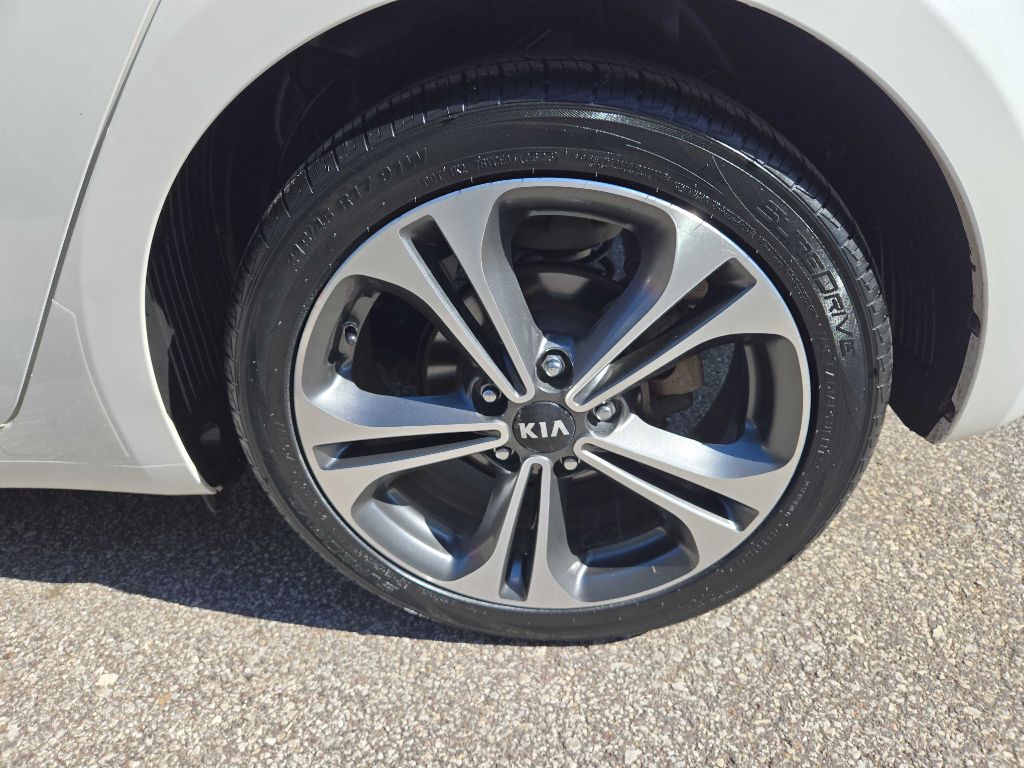 Photo 31 of this KIA FORTE5
