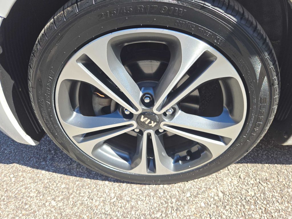 Photo 29 of this KIA FORTE5