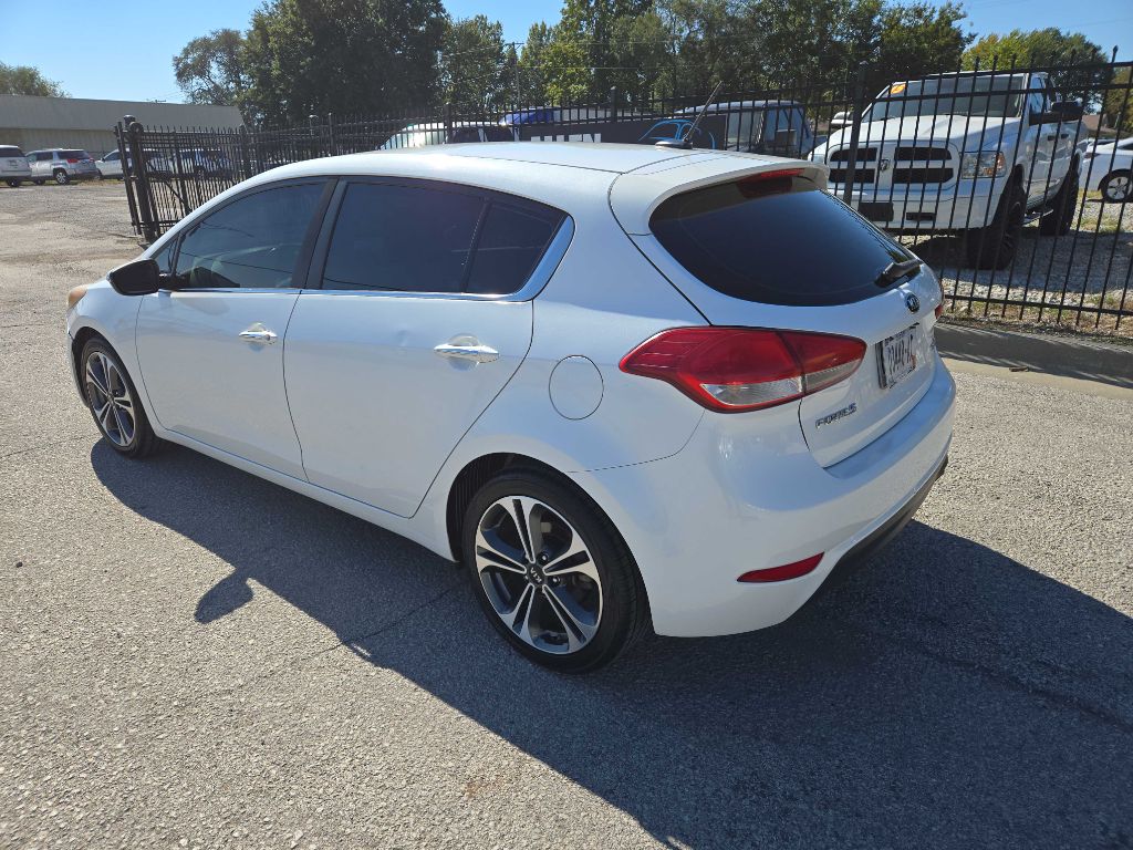 Photo 3 of this KIA FORTE5