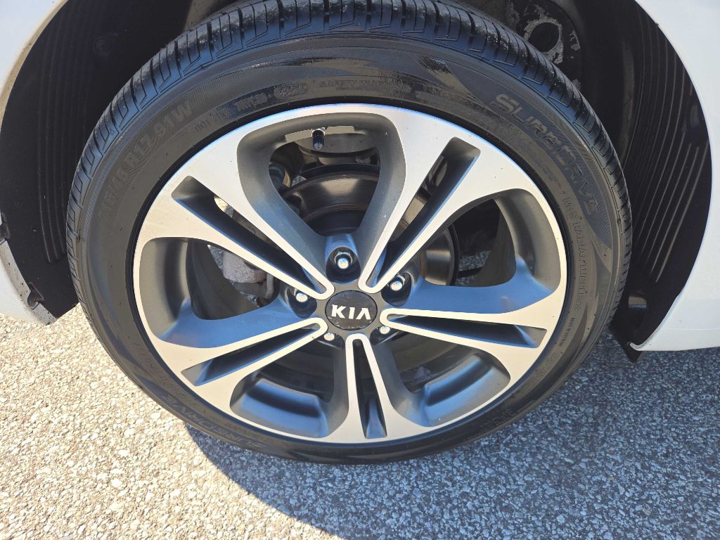 Photo 33 of this KIA FORTE5