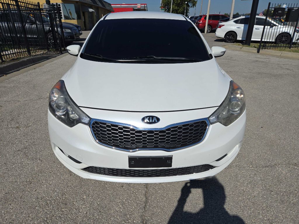 Photo 8 of this KIA FORTE5